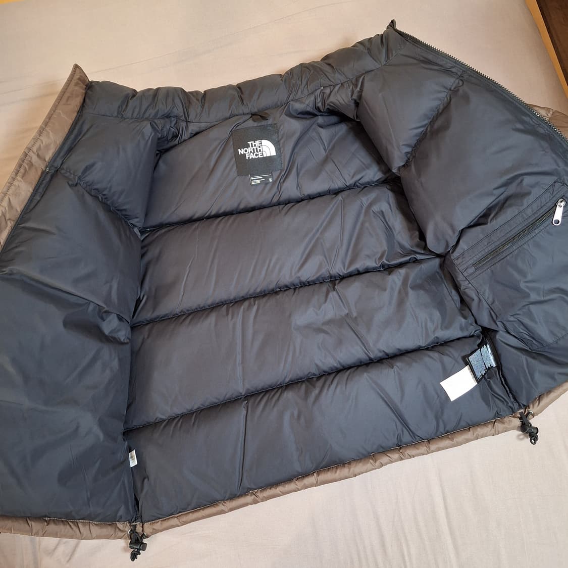 노스페이스 해외판 눕시 스모키브라운 M사이즈 상품이미지3