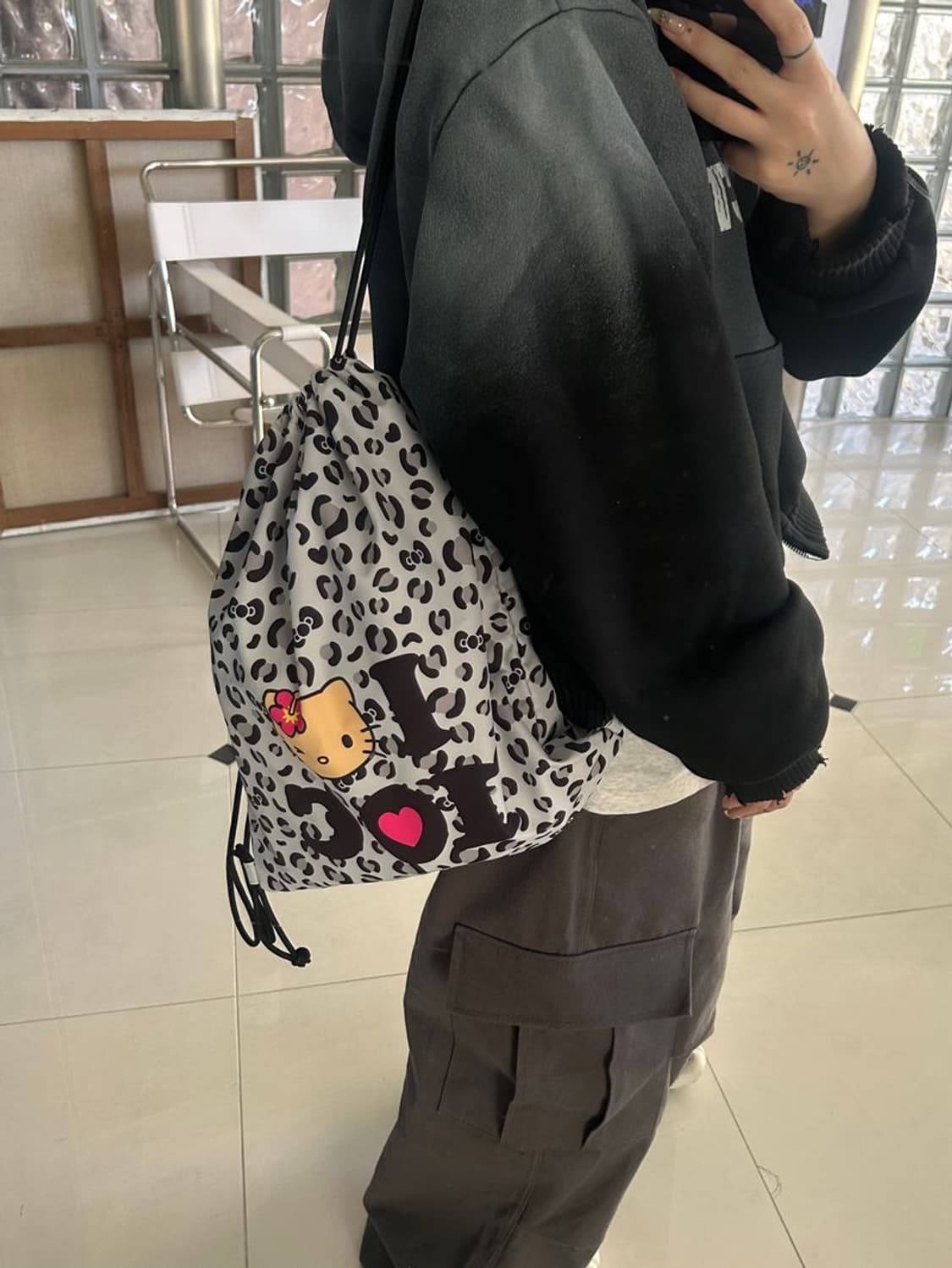 HELLO KITTY DRAWSTRING BACKPACK 헬로키티 백팩 상품이미지1