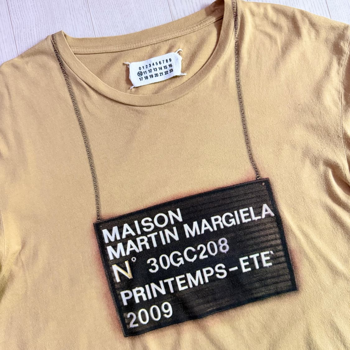 메종 마틴 마르지엘라 2009 S/S 트롱프뢰유 머그샷 티셔츠 상품이미지2