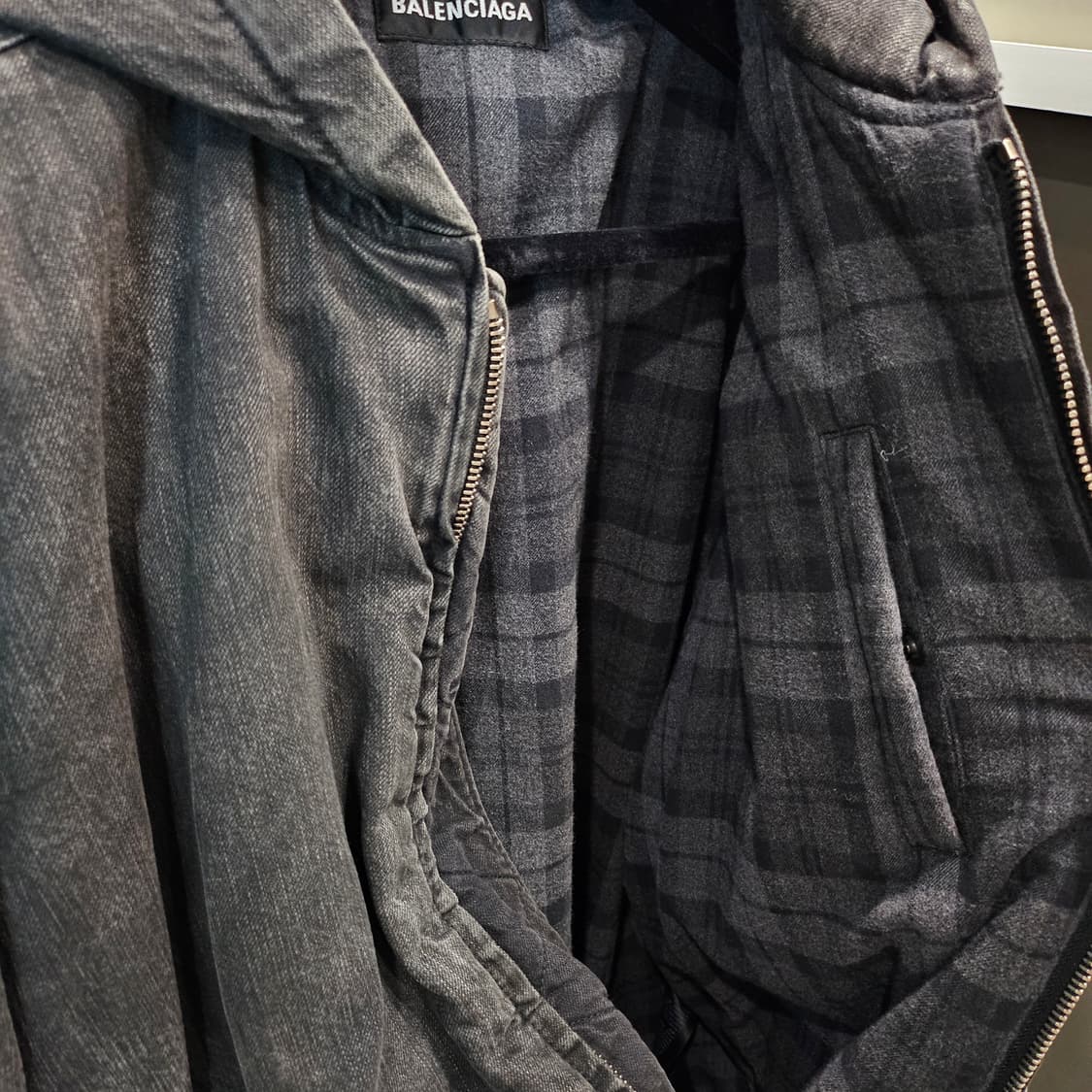 발렌시아가 워시드 데님 푸퍼 오버 패디드 자켓 상품이미지4