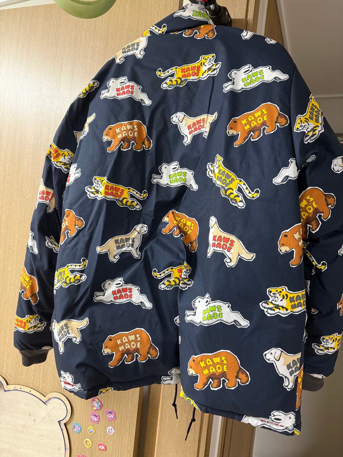 (2XL)휴먼메이드x카우스 리버시블 패딩 팝니다 상품이미지3