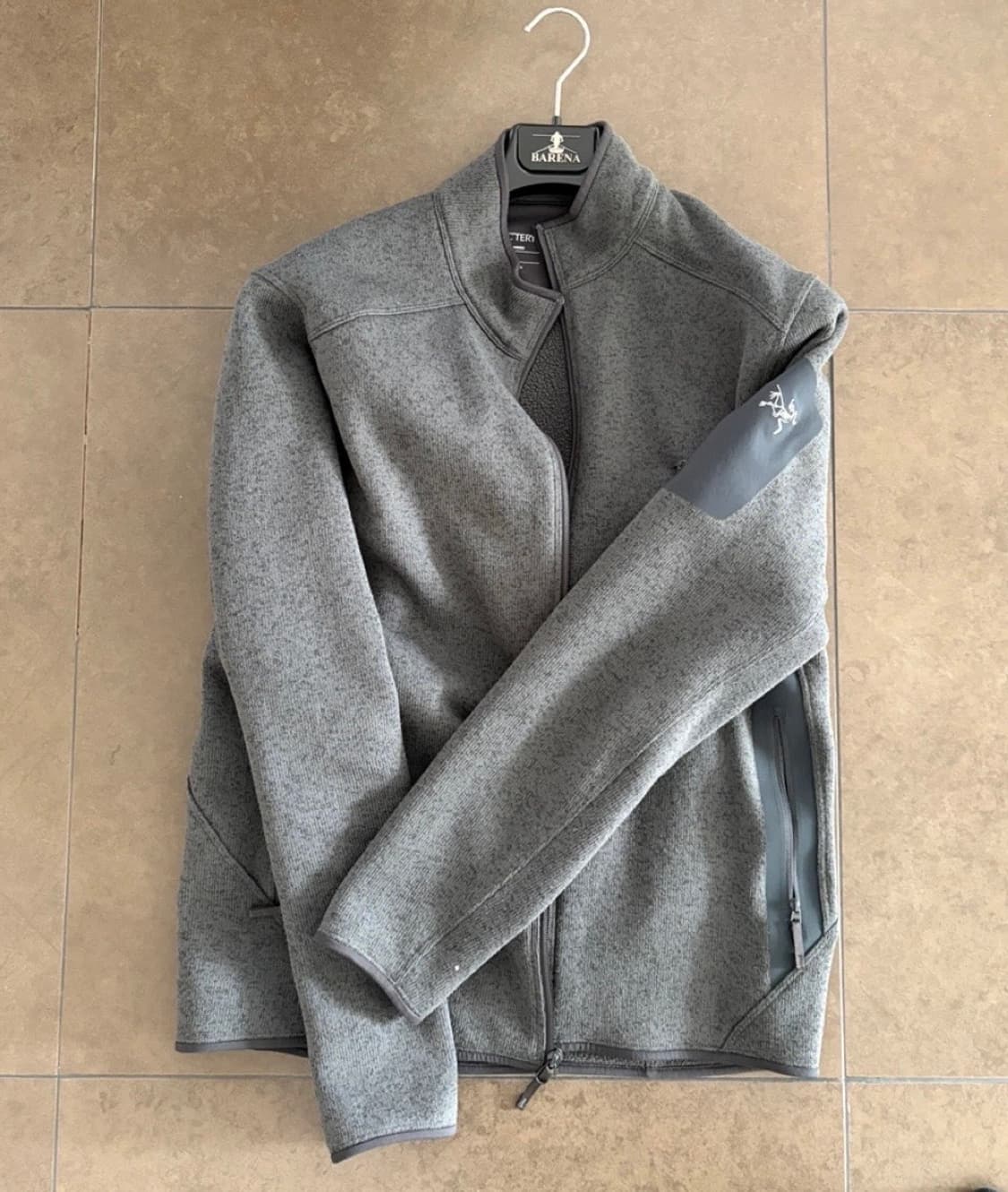 아크테릭스 커버트 가디건 M사이즈 판매합니다. 톤 다운된 회색이라 코디하 상품이미지2