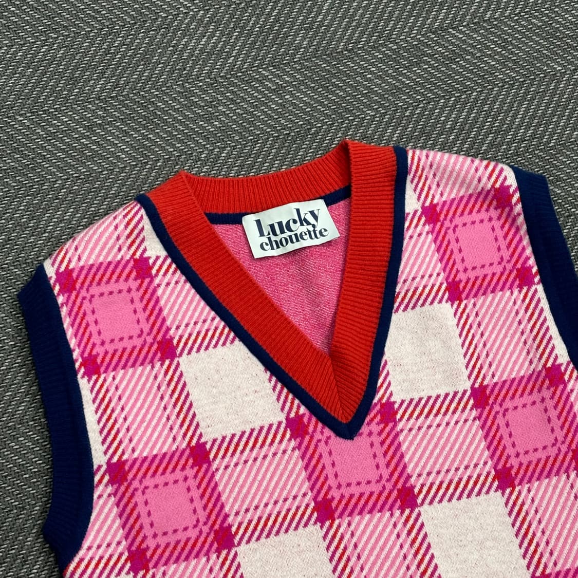 럭키슈에뜨 체크 패턴 니트 베스트 V0513 상품이미지3