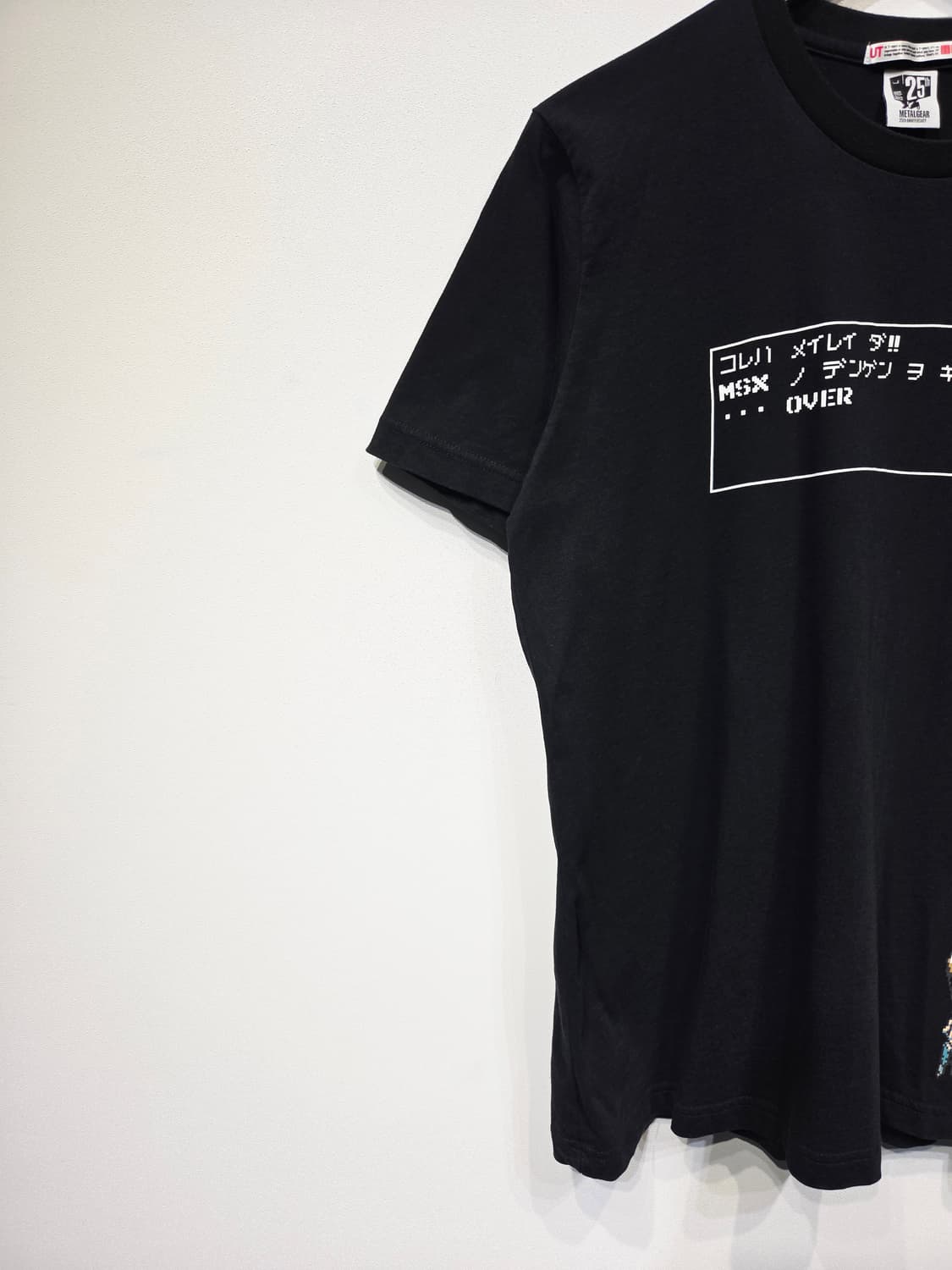 유니클로 UT 메탈기어솔리드 25주년 반팔 티셔츠 블랙 상품이미지4