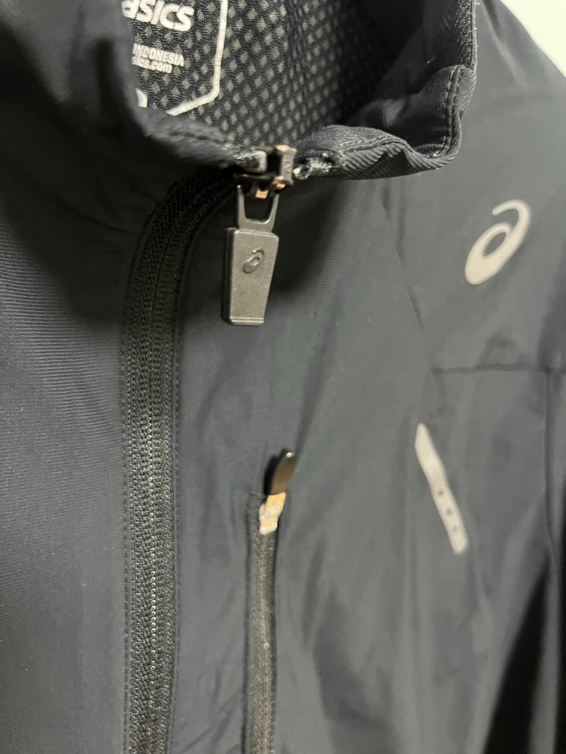 아식스 블랙 바람막이 러닝 집업자켓 상품이미지4