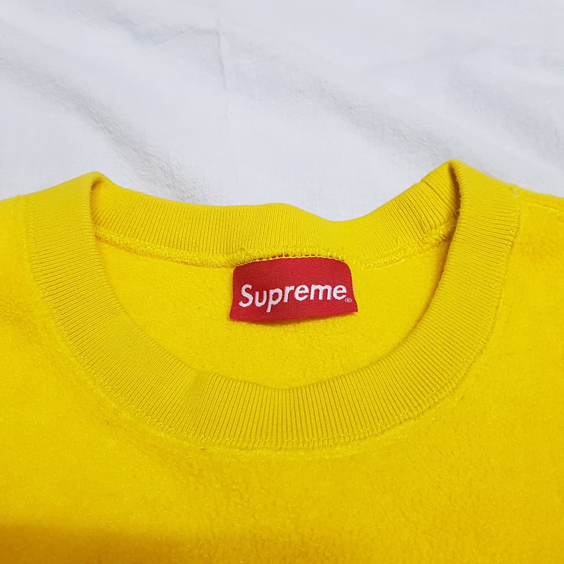 L 슈프림 폴라텍 스몰박스 크루넥 옐로우 맨투맨 상품이미지4