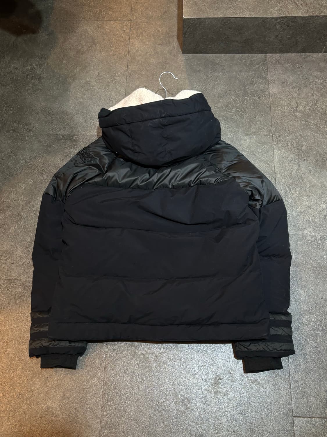 아디다스 여성 오리털 패딩 블랙 상품이미지3