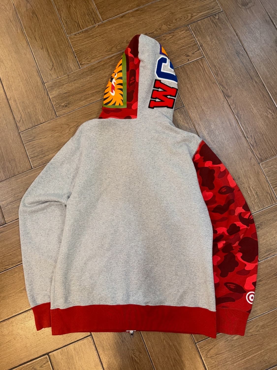 베이프 레드카모 샤크 투웨이 후드집업 상품이미지10