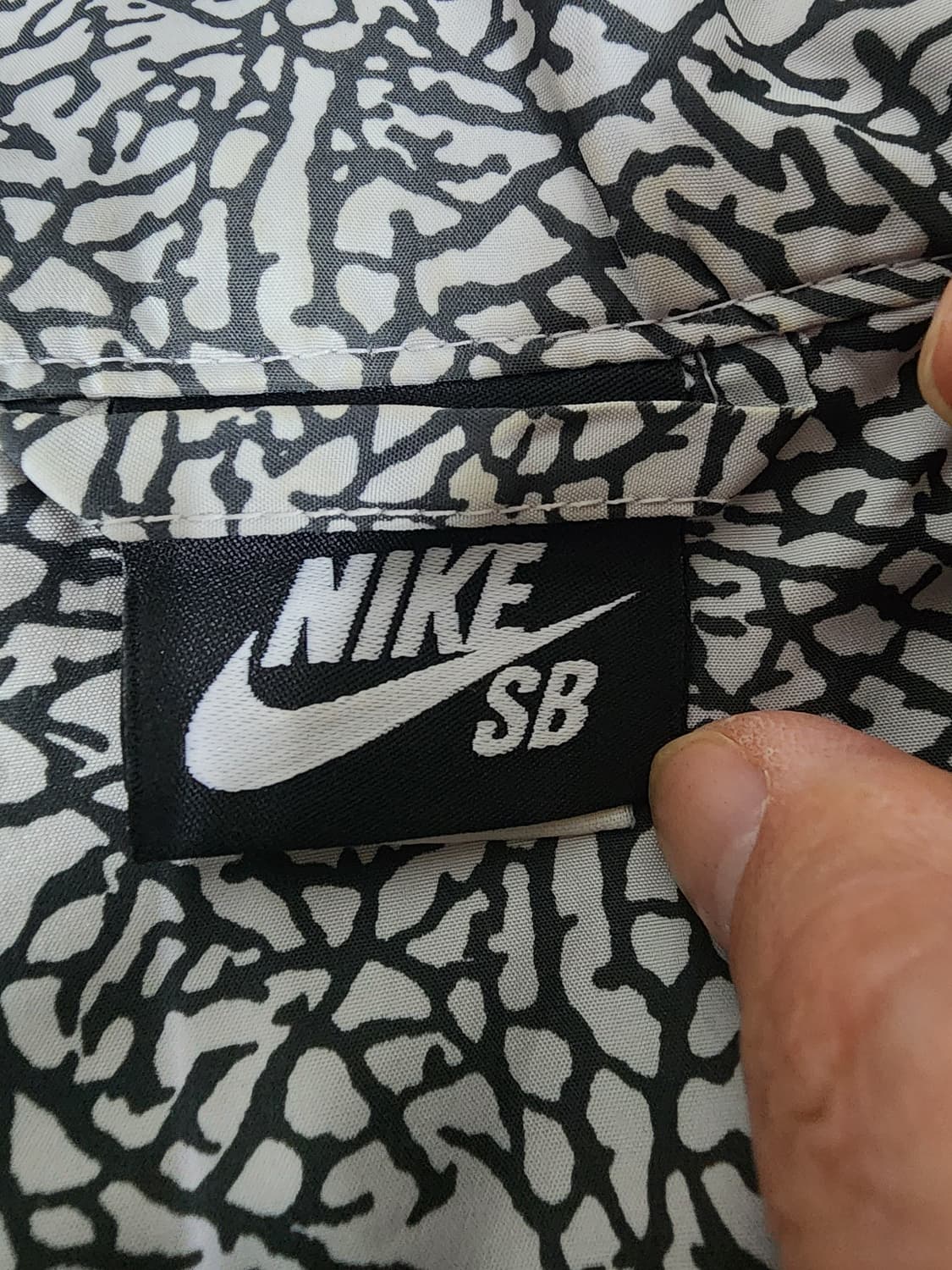 나이키 엘리펀트 패턴 바람막이 후드 자켓 상품이미지3