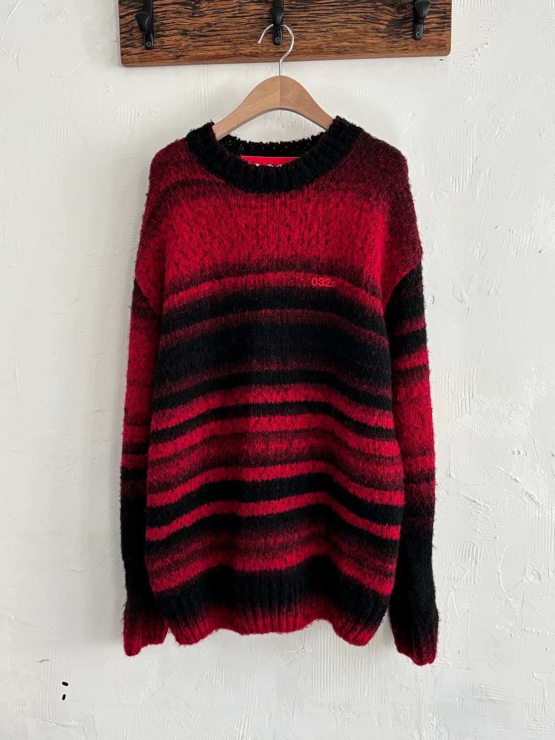 032C 로고 픽셀 그라데이션 레드 니트 상품이미지6