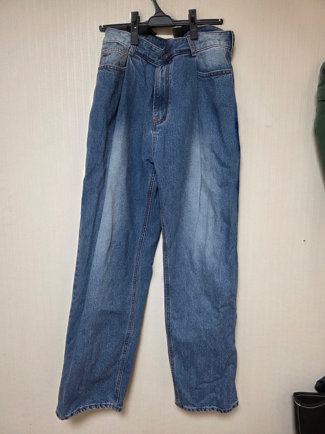 언어펙티드 원턱 데님 판매합니다.  상품이미지1