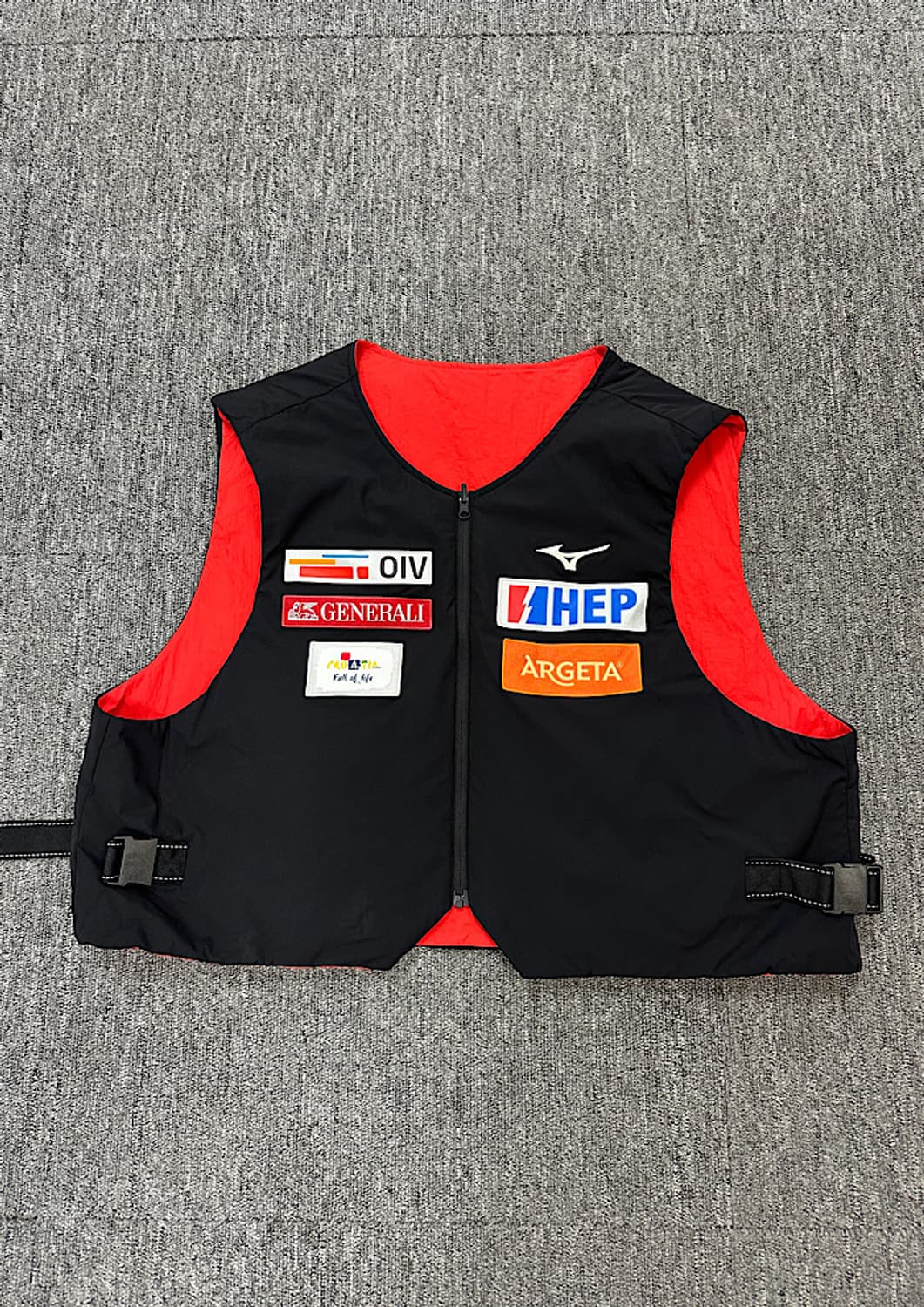 미즈노 크롭 양면 패딩 조끼  상품이미지1