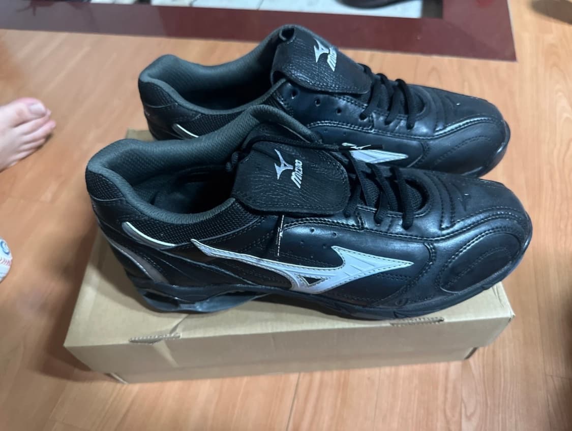 미즈노 야구화 검정색  상품이미지1