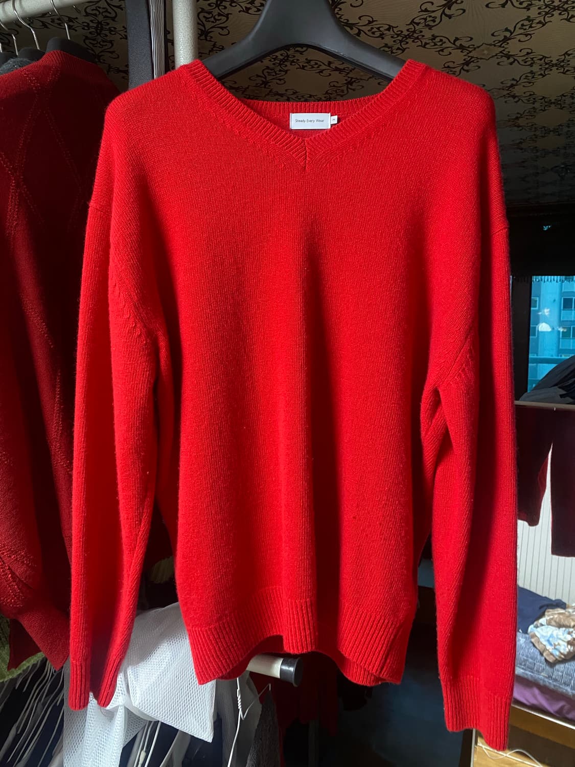 스테디에브리웨어 코지 울 캐시미어 브이넥 니트 레드 3사이즈 (105) 상품이미지1