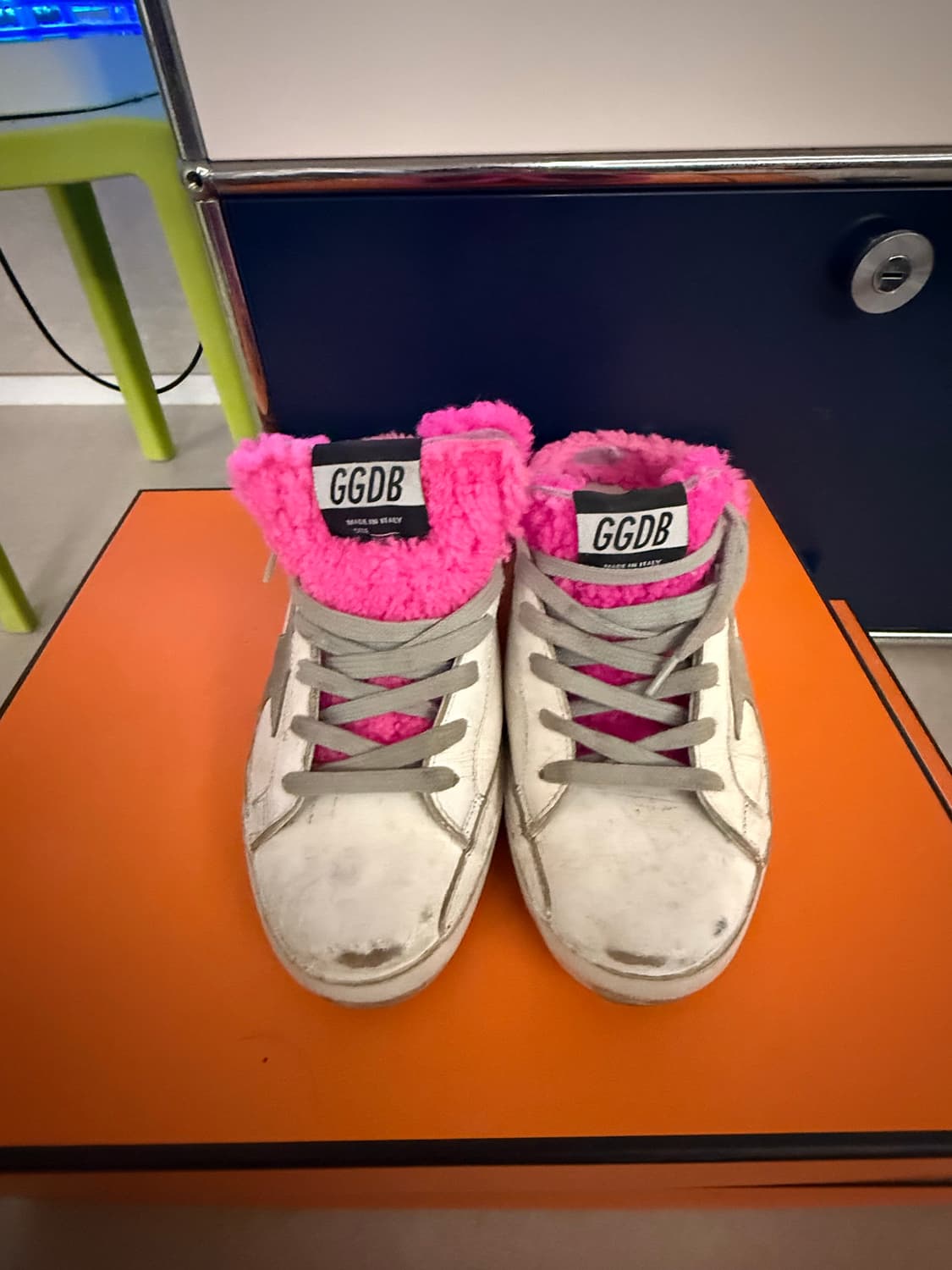 골든구스 슈퍼스타 핑크 털 스니커즈 상품이미지2