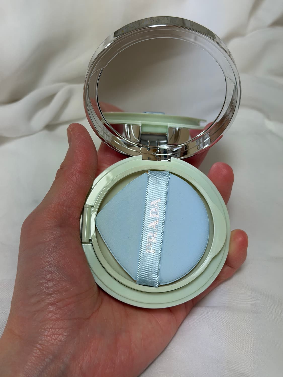 프라다 리빌 메쉬쿠션 블루 LC5 상품이미지5