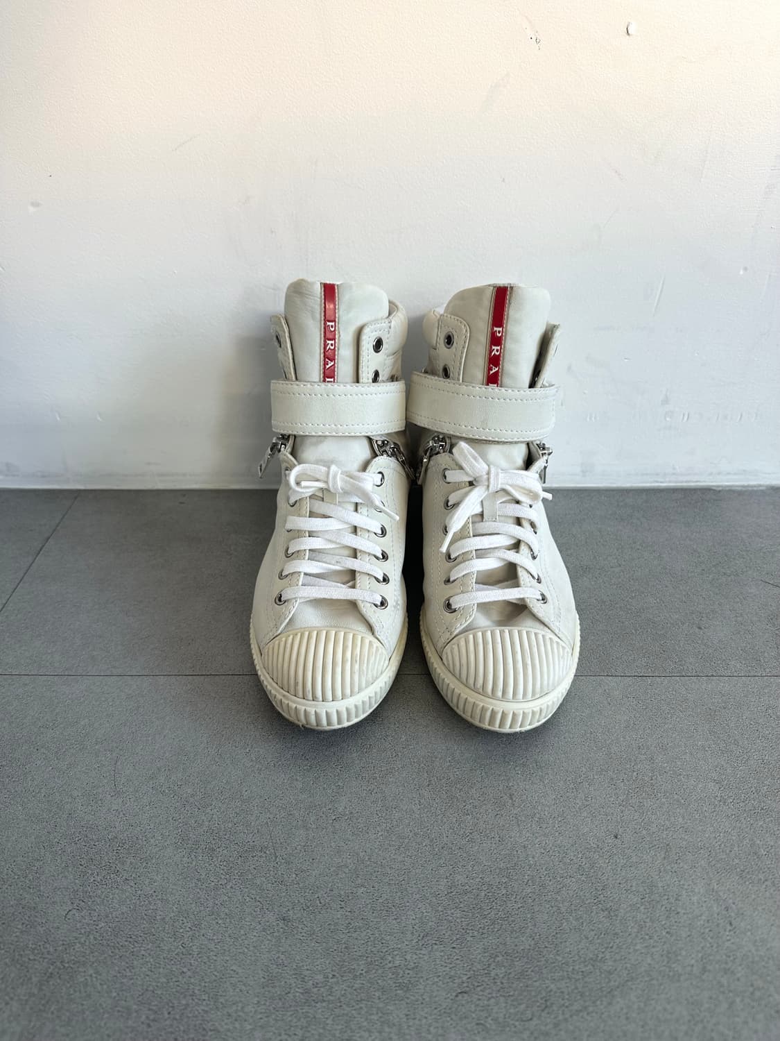 프라다 스포츠 더블 지퍼 아이보리 레더 하이탑 상품이미지2