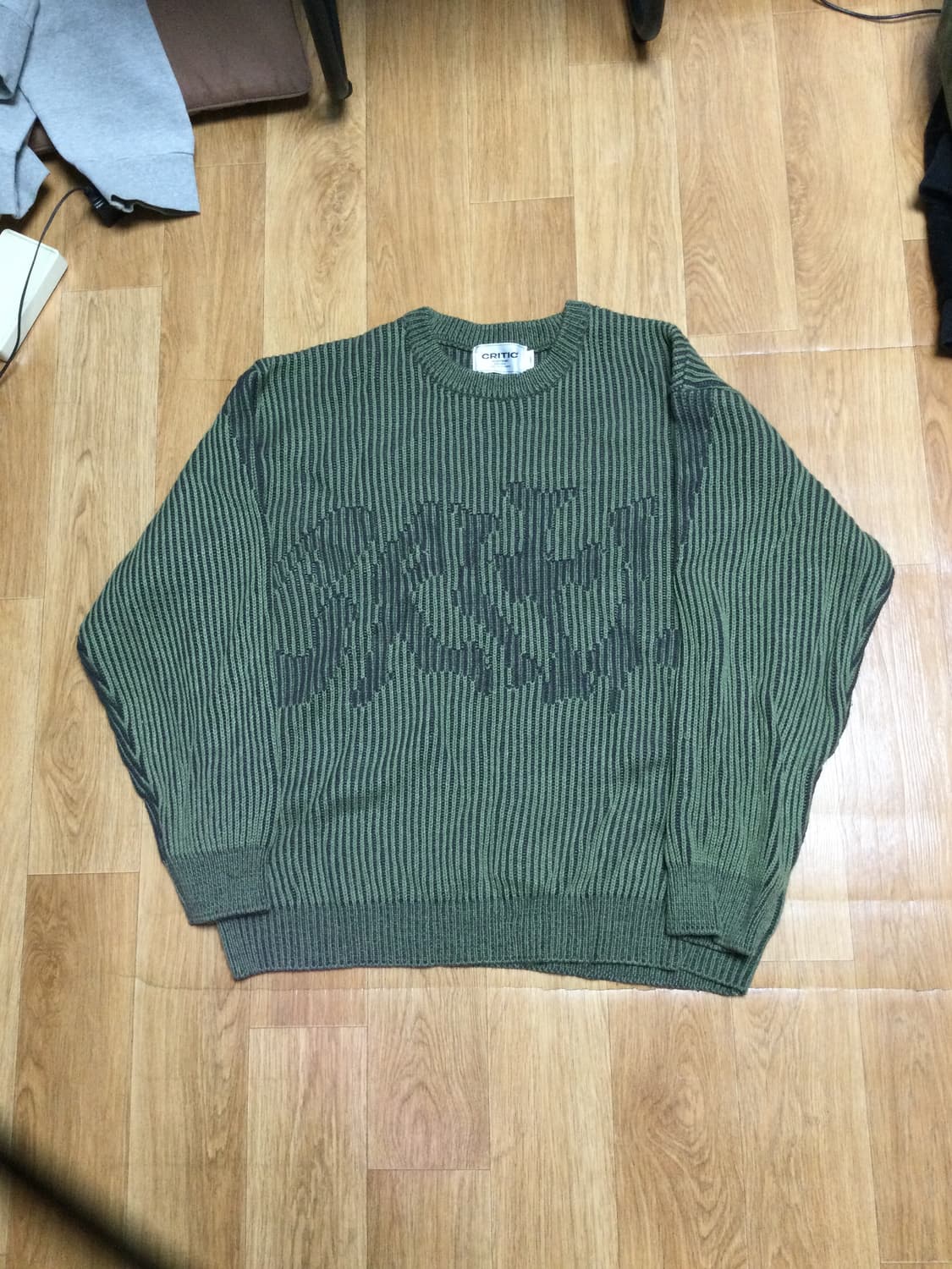 크리틱 니트 상품이미지1