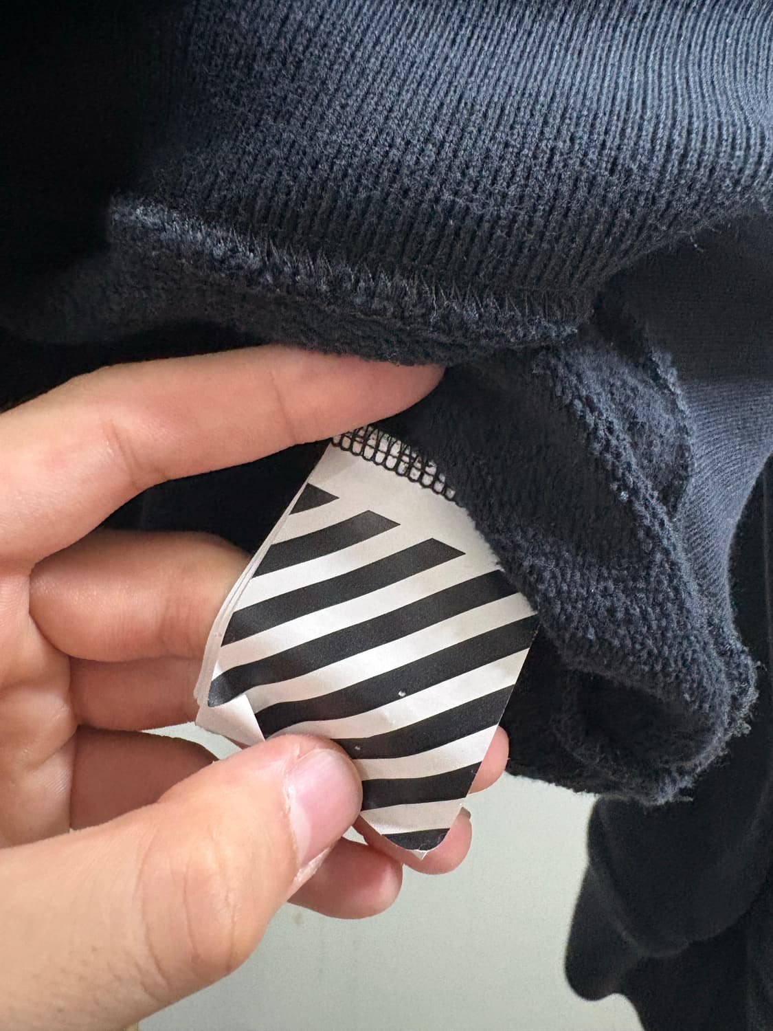 오프화이트 테이프 애로우 맨투맨 상품이미지4