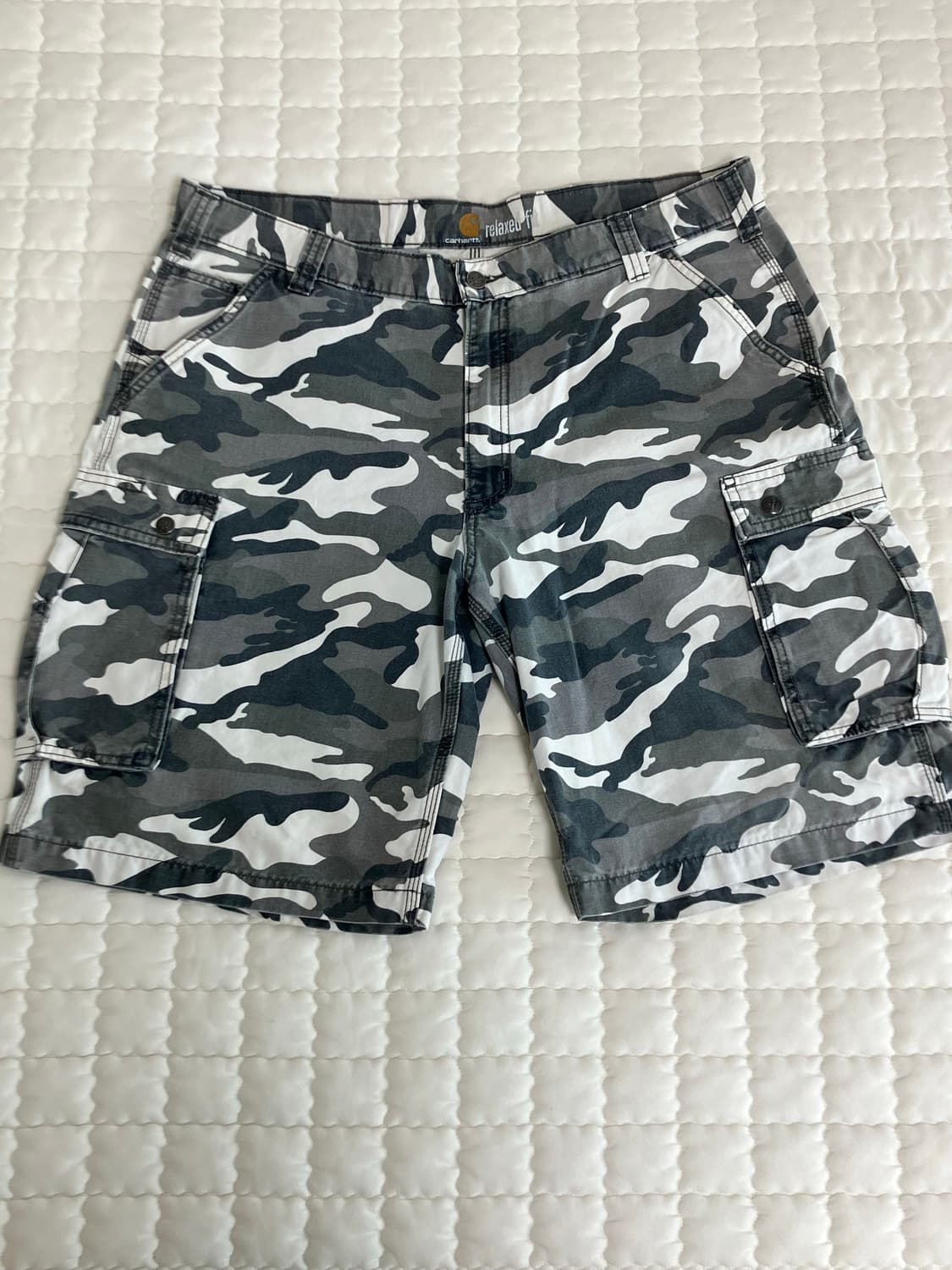 칼하트 스노우 카모 카고 쇼츠 40 상품이미지1