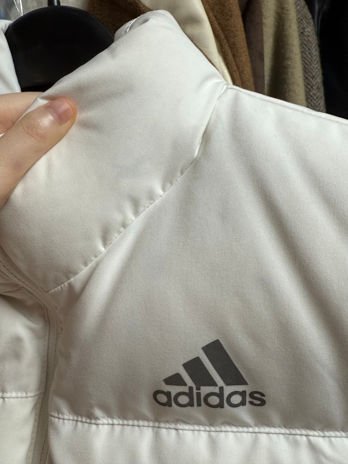 아디다스 화이트 조끼패딩 상품이미지4