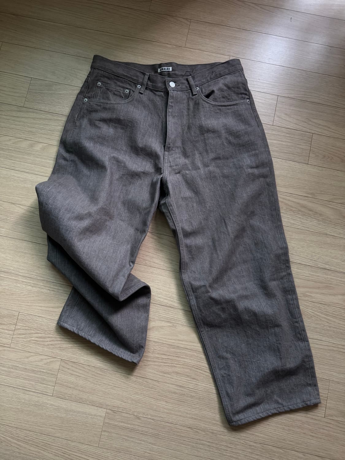 오라리 하드 트위스트 데님 와이드 팬츠 모카 브라운 상품이미지2