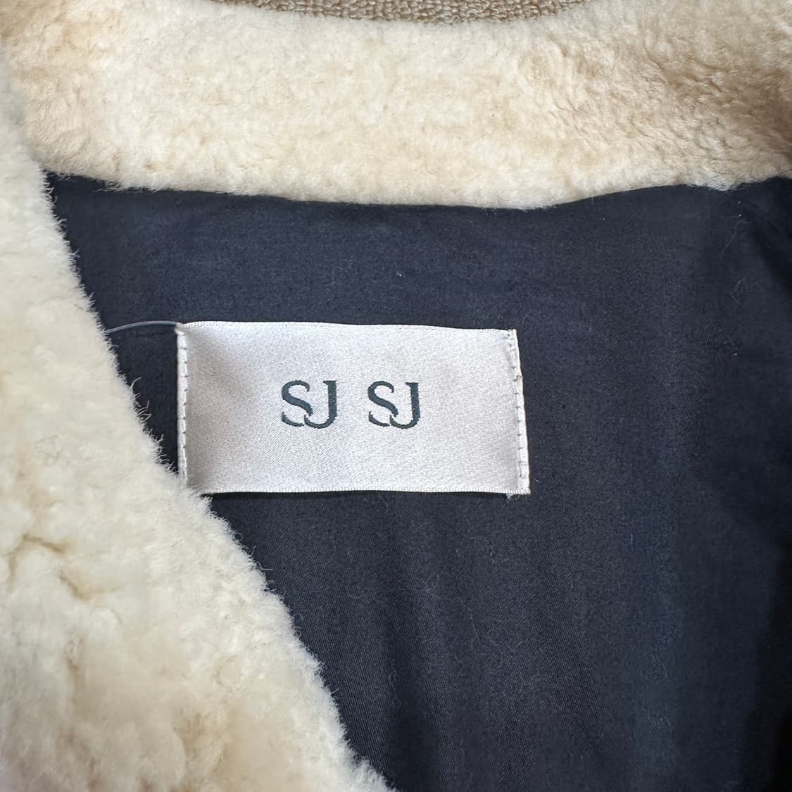 SJSJ 블랙 무스탕 자켓 S 상품이미지3