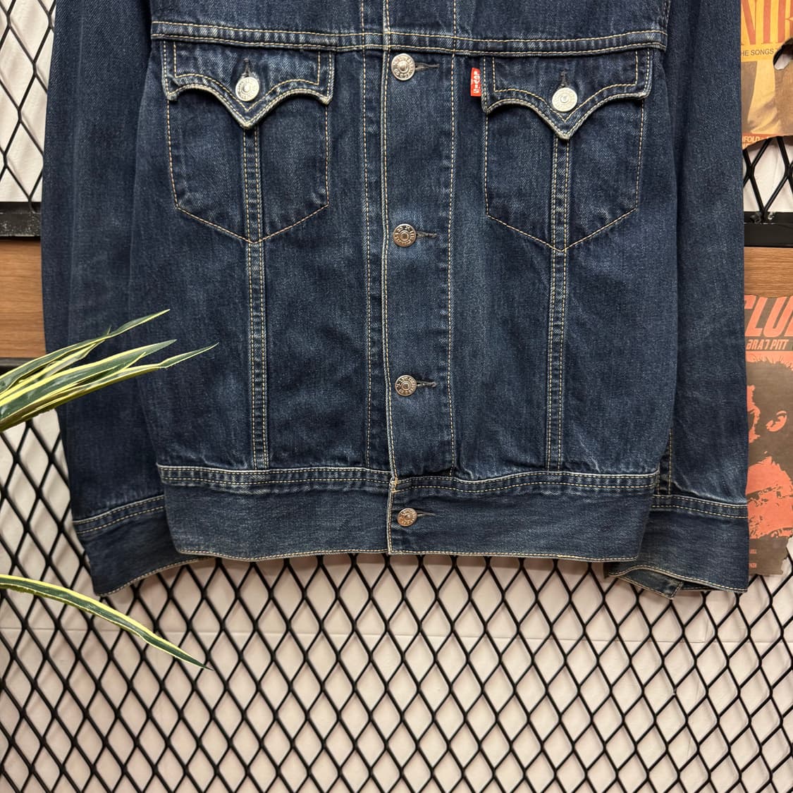 00s 리바이스 데님 트러커 자켓 전면 투포켓 디테일 진청 상품이미지4