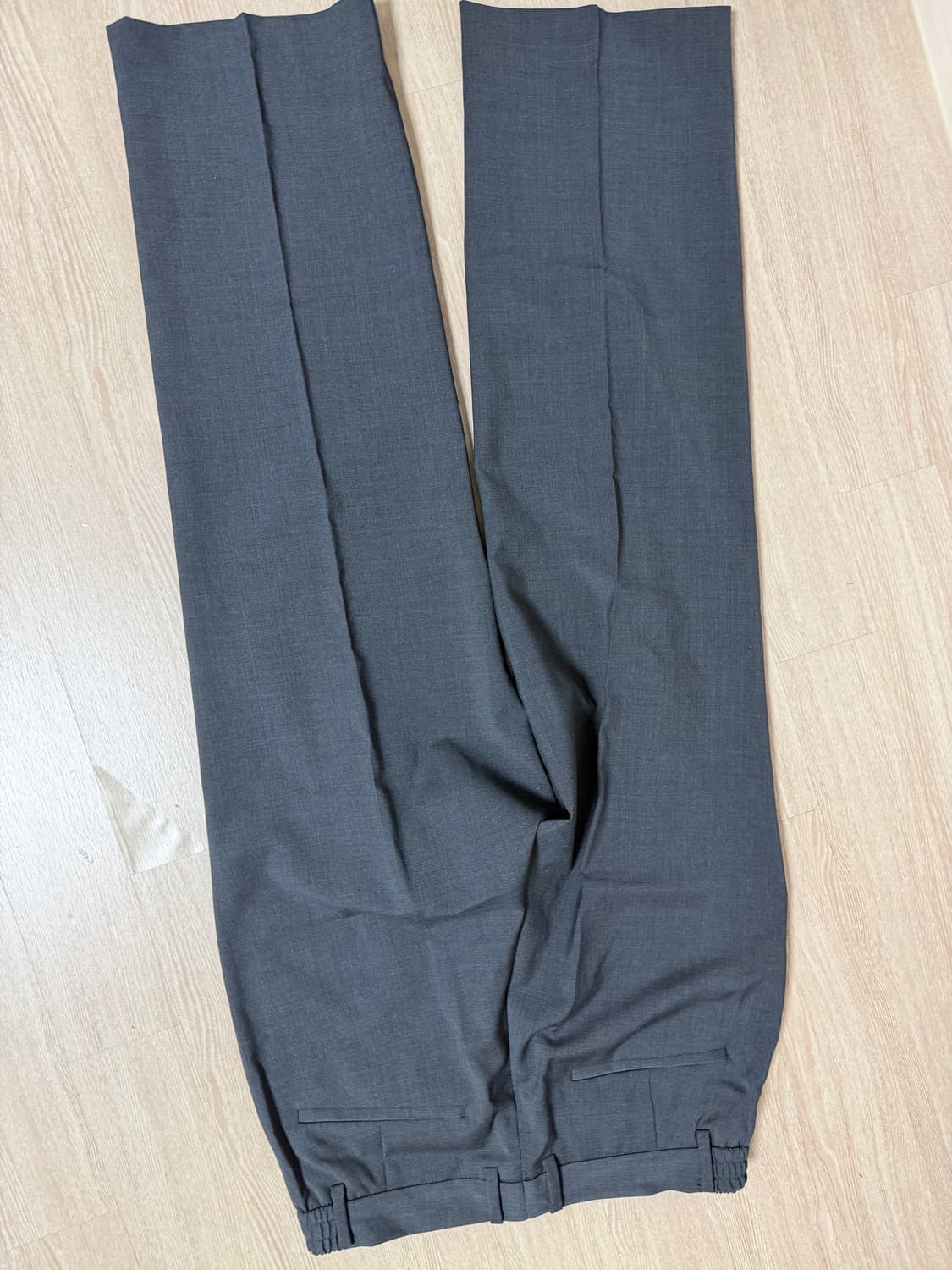 질스튜어트 뉴욕 차콜 세미 와이드 하프 밴딩 슬렉스 차콜 상품이미지2