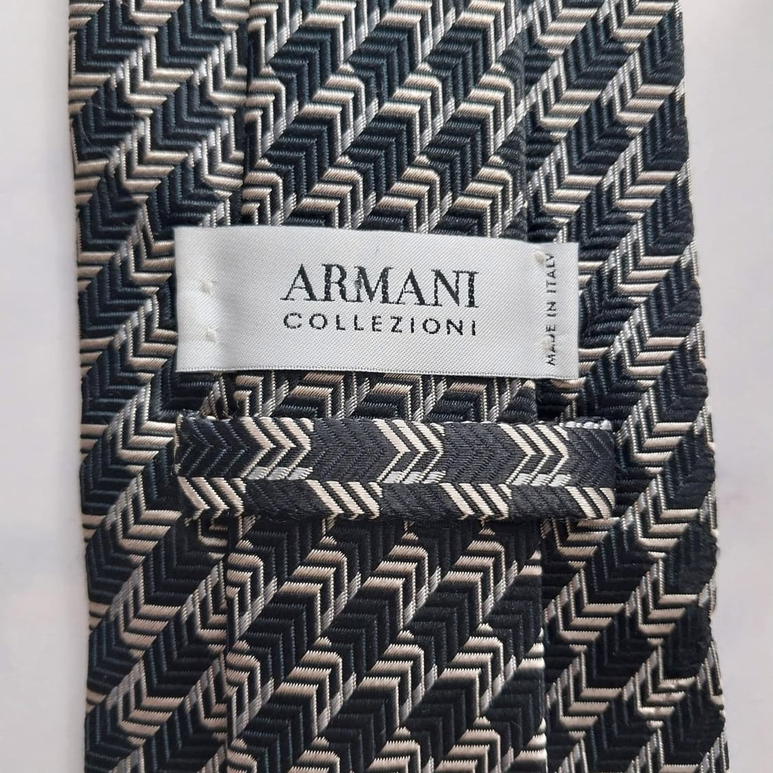 아르마니 꼴레지오니 실크 헤링본 넥타이 9.9cm A+등급 K1264
 상품이미지9