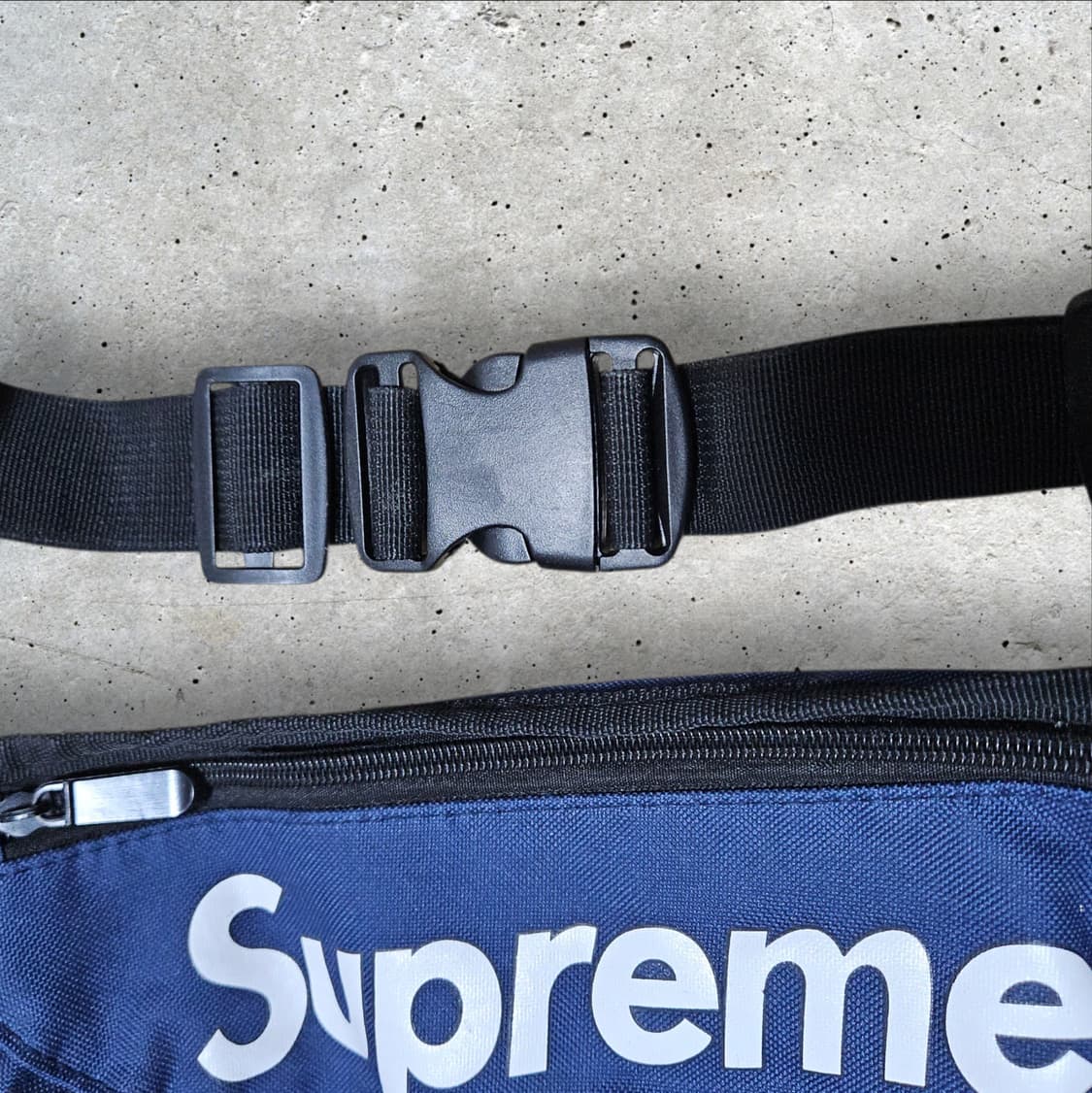 슈프림 메신저백  상품이미지3