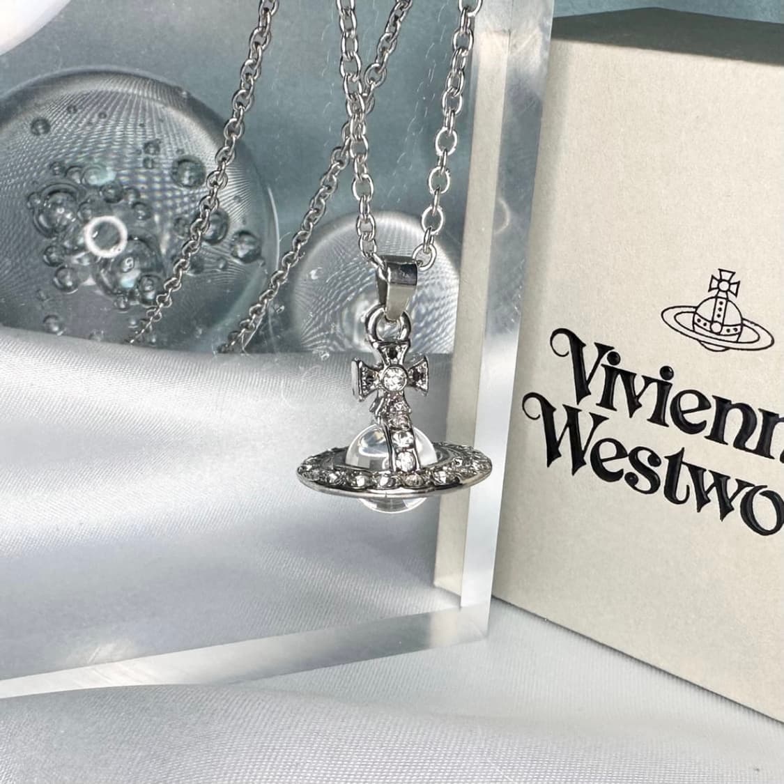 비비안웨스트우드 화이트 크리스탈 3d orb 팬던트 체인 목걸이(새상품) 상품이미지2