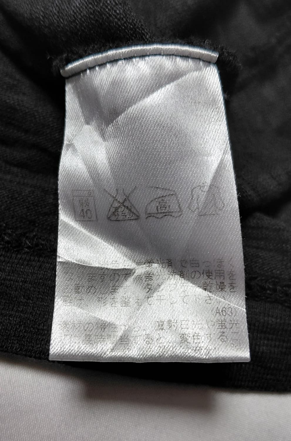 [S~M] INTERMEZZO 패턴 포켓 브이넥 슬러브 티셔츠 상품이미지7