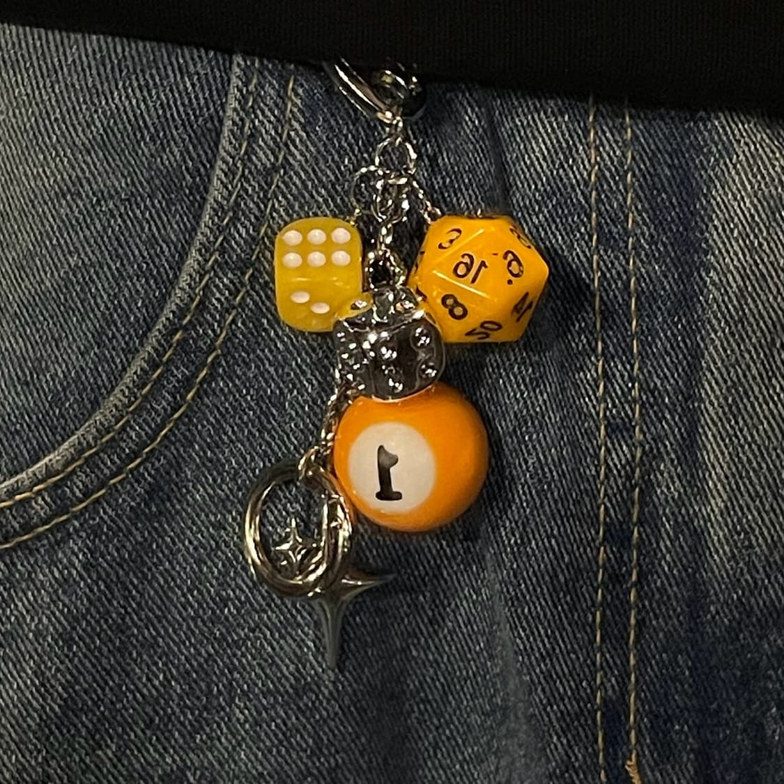 💛옐로우 8ball 키링💛 상품이미지3