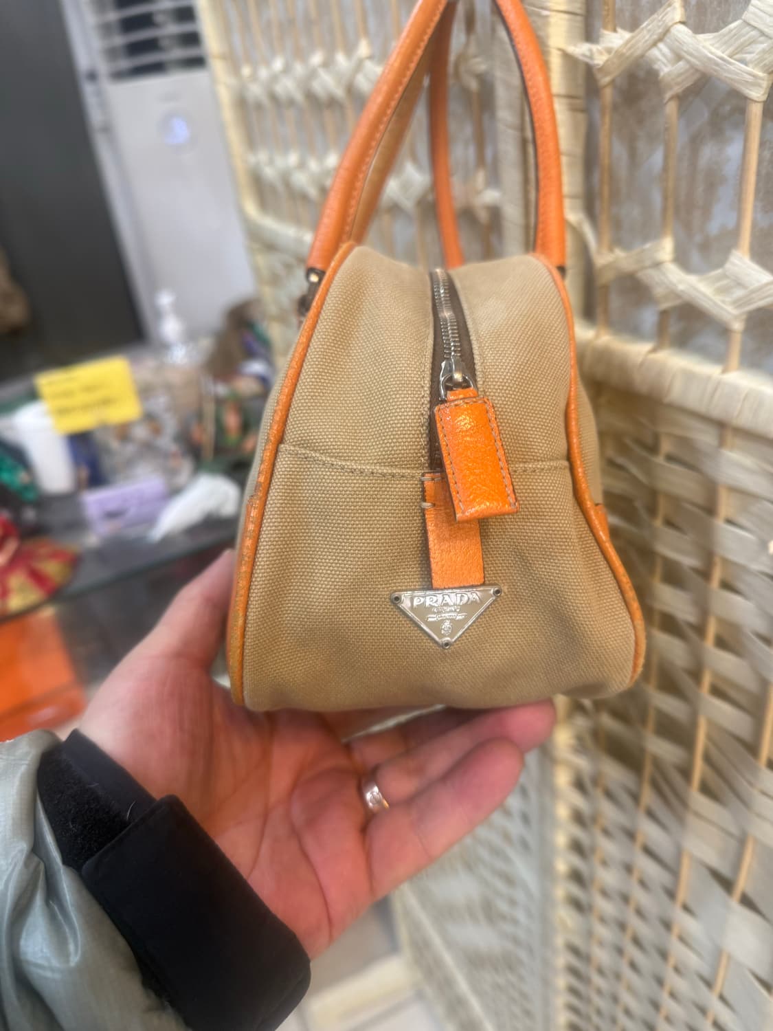 정품 프라다 미니 캔버스 볼링백 팝니다 상품이미지2