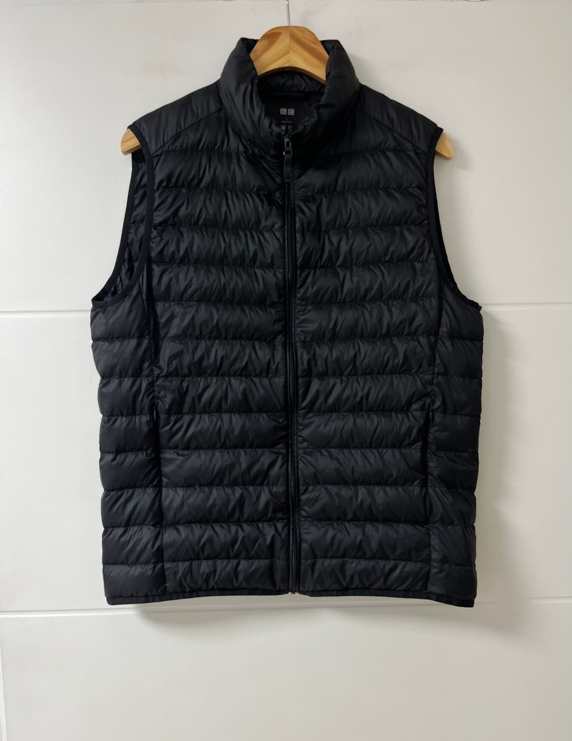 유니클로 경량 패딩 조끼 상품이미지1