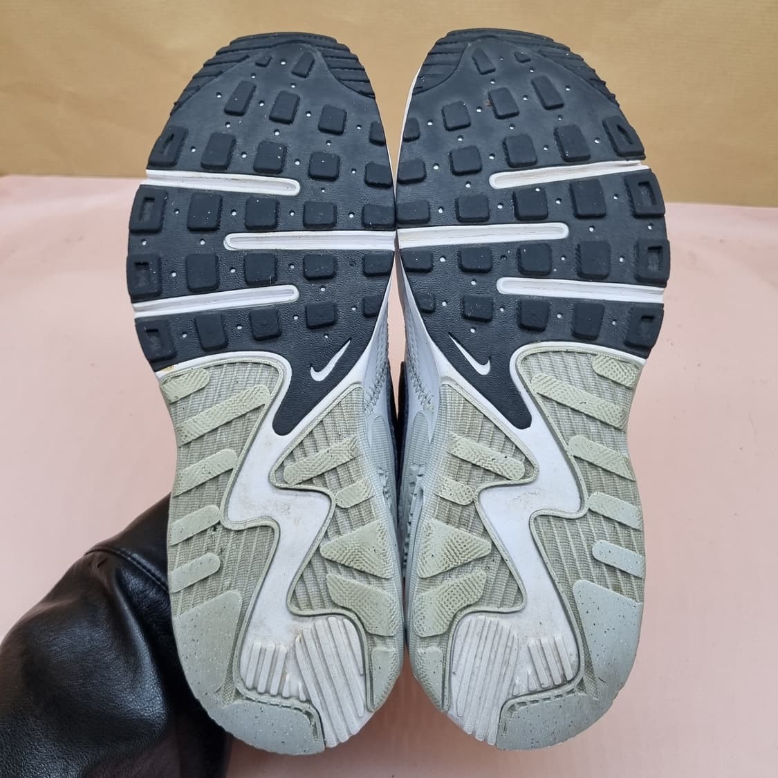 나이키 에어맥스 엑시 여성운동화230  상품이미지3