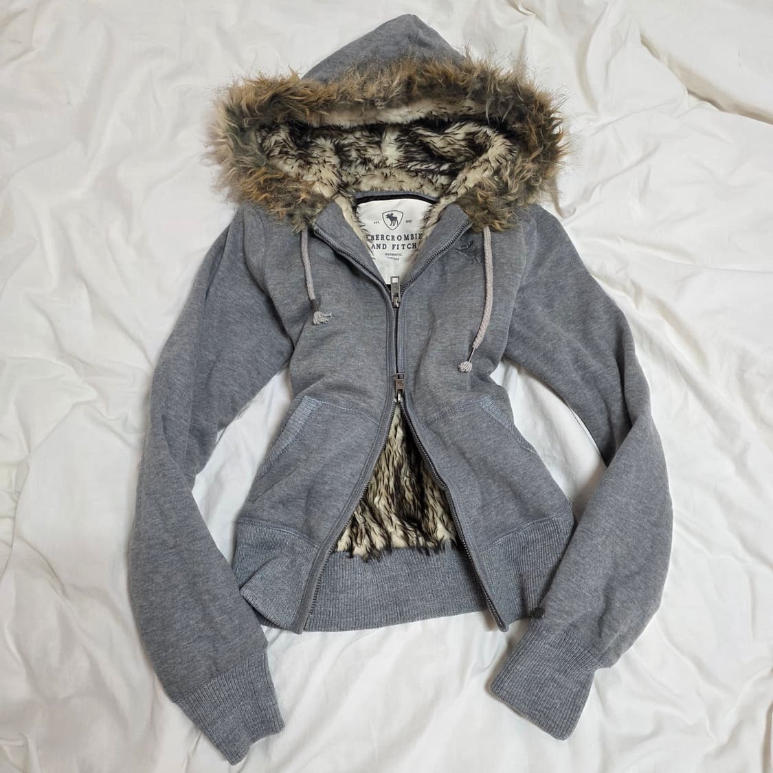 아베크롬비 핀터레스트 울프죠 그레이 후드집업 y2k 오네갸루 딱붙 상품이미지2