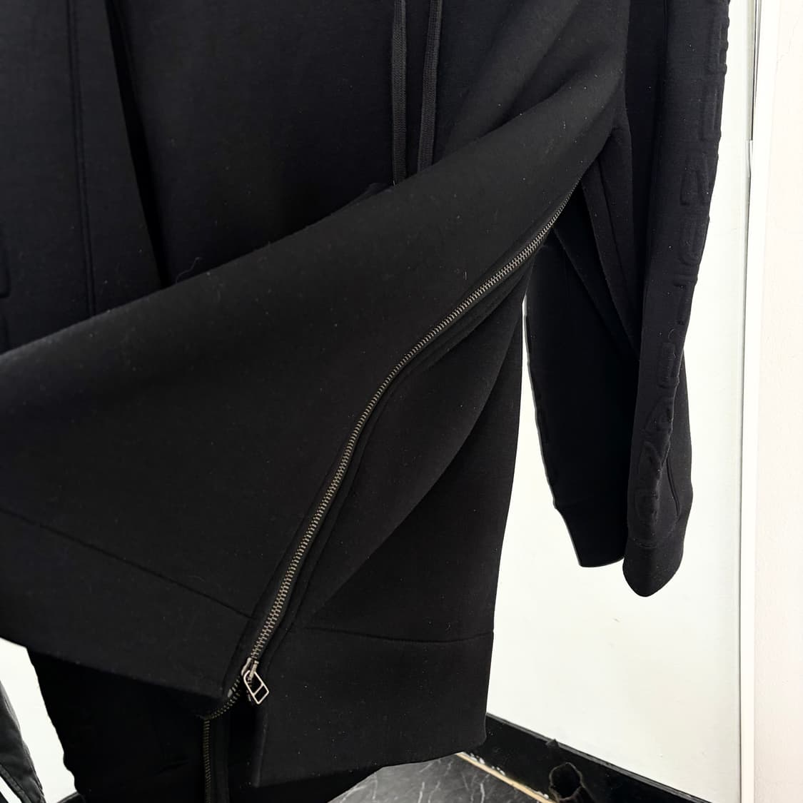 헬무트랭 사이드로고 소프트쉘 후드 상품이미지8