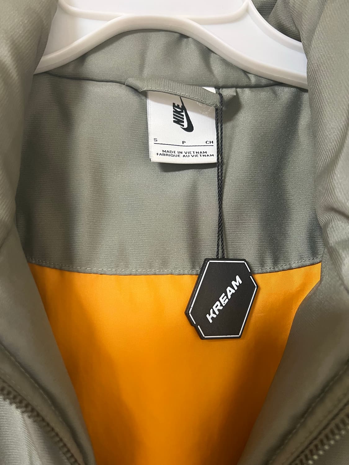 나이키 nrg 솔로 스우시 새틴 봄버 자켓 라이트 아미 (S) 상품이미지4