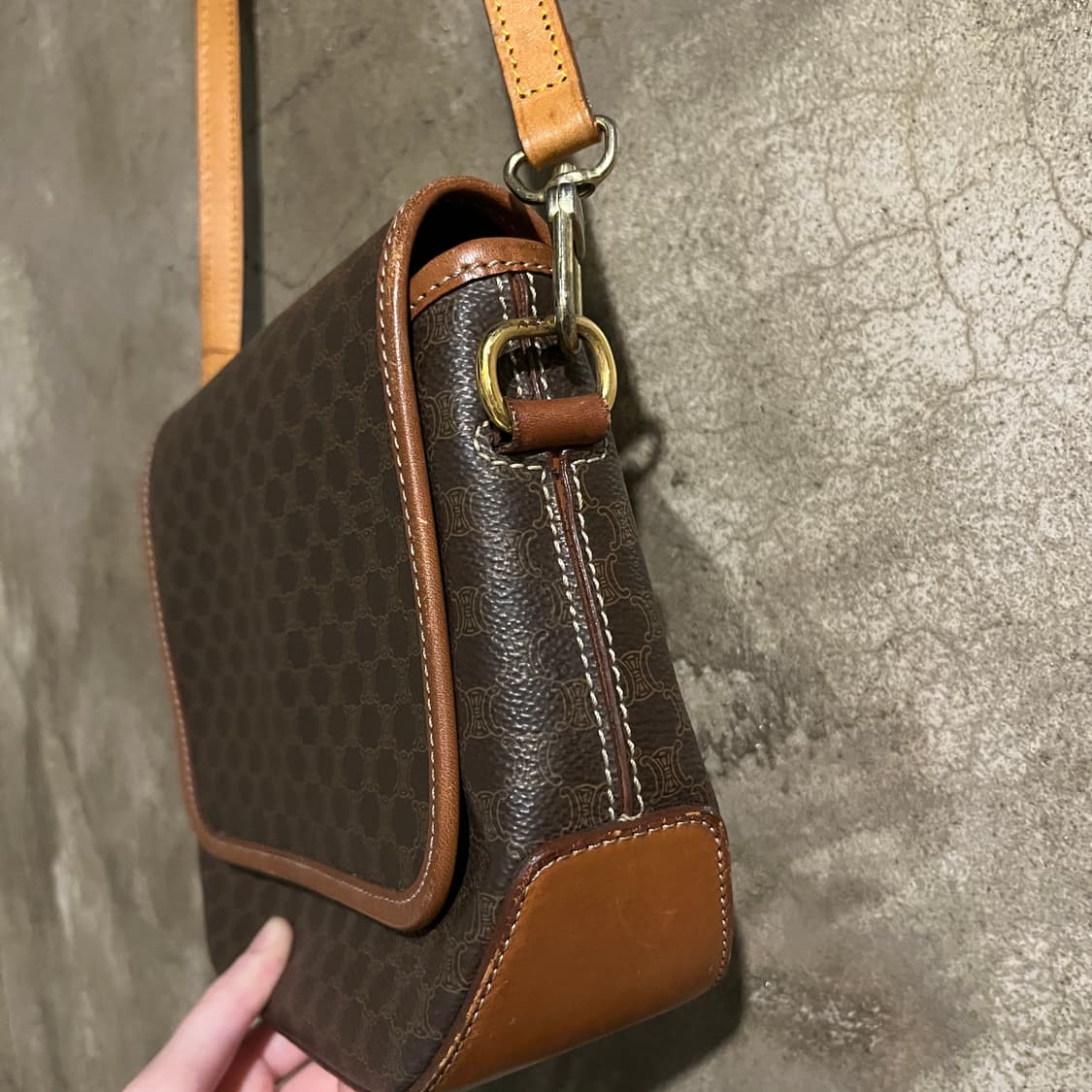 셀린느 크로스백 상품이미지3