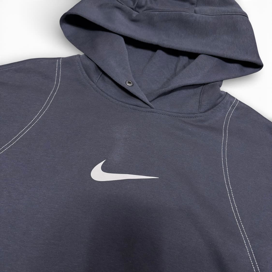 우먼 나이키 먹색 미들로고 스티치 후드티 상품이미지2