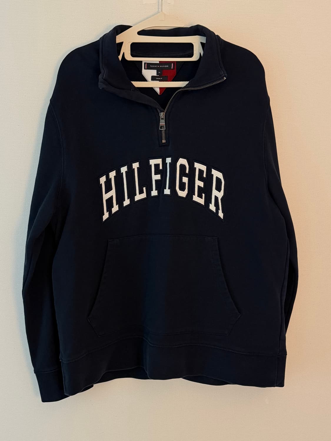 타미힐피거 반집업 맨투맨 상품이미지2