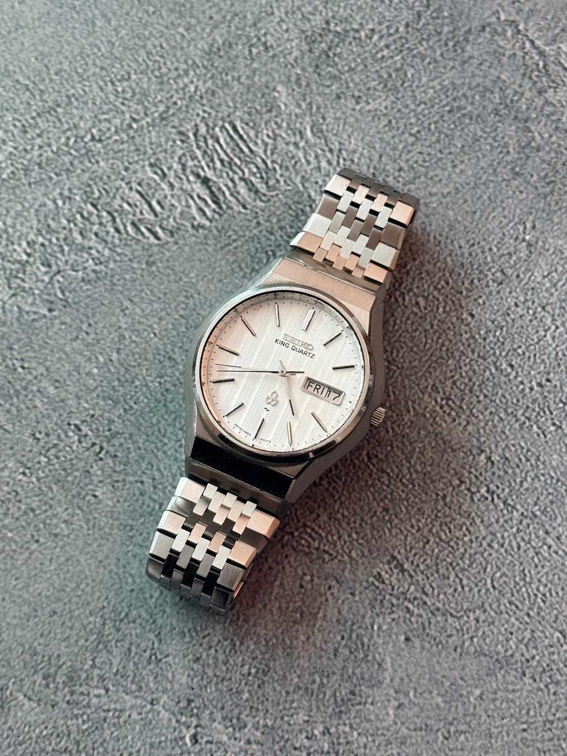 Seiko 세이코 King Quartz 수직스트라이프다이얼 데이 데이트 상품이미지2