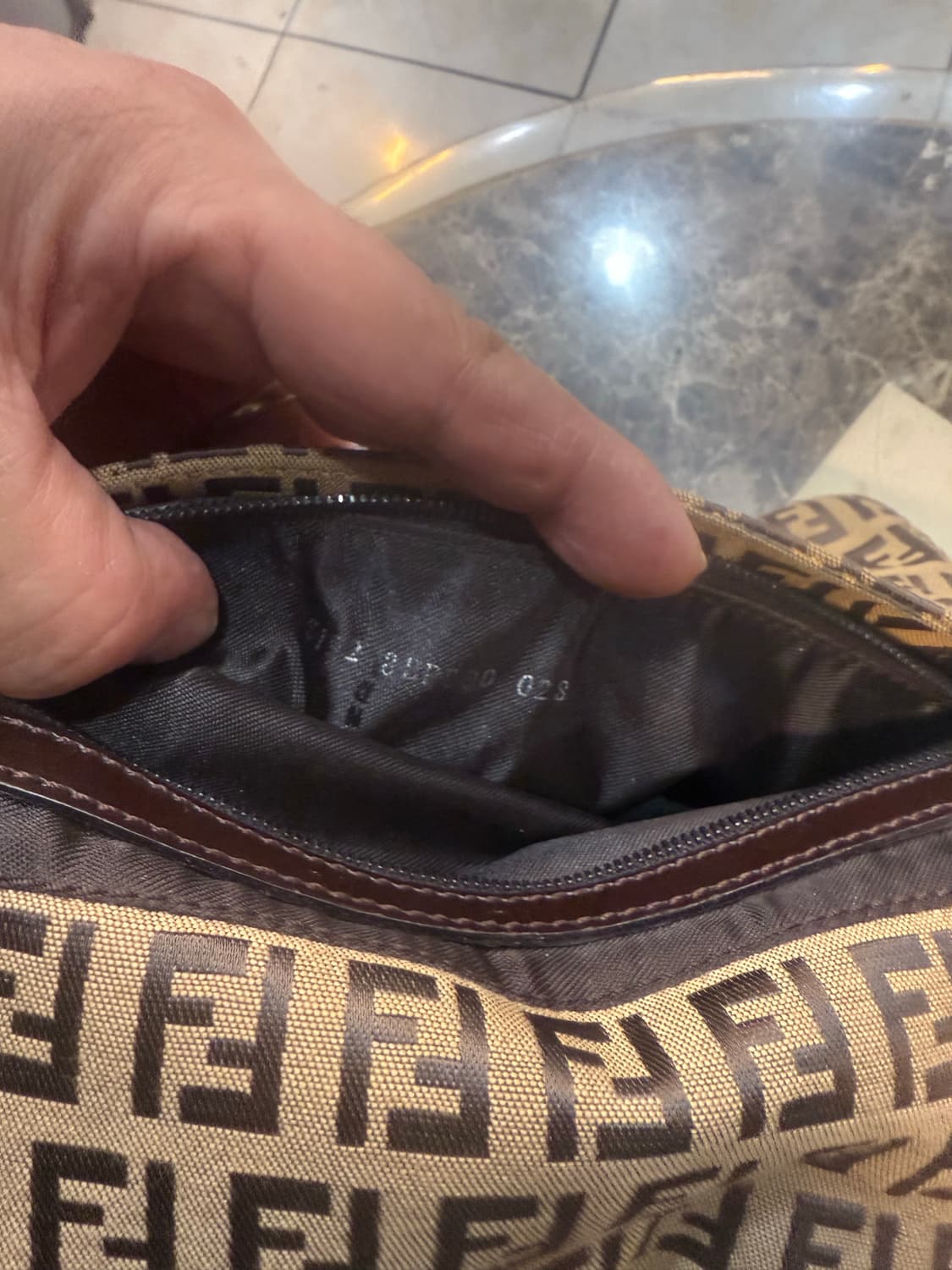 정품 펜디 주카 맘마백 팝니다 상품이미지9