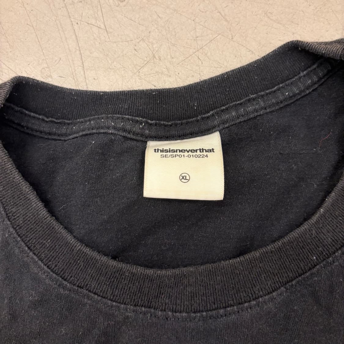 디스이즈네버댓 블랙 빅로고 반팔티 상품이미지3