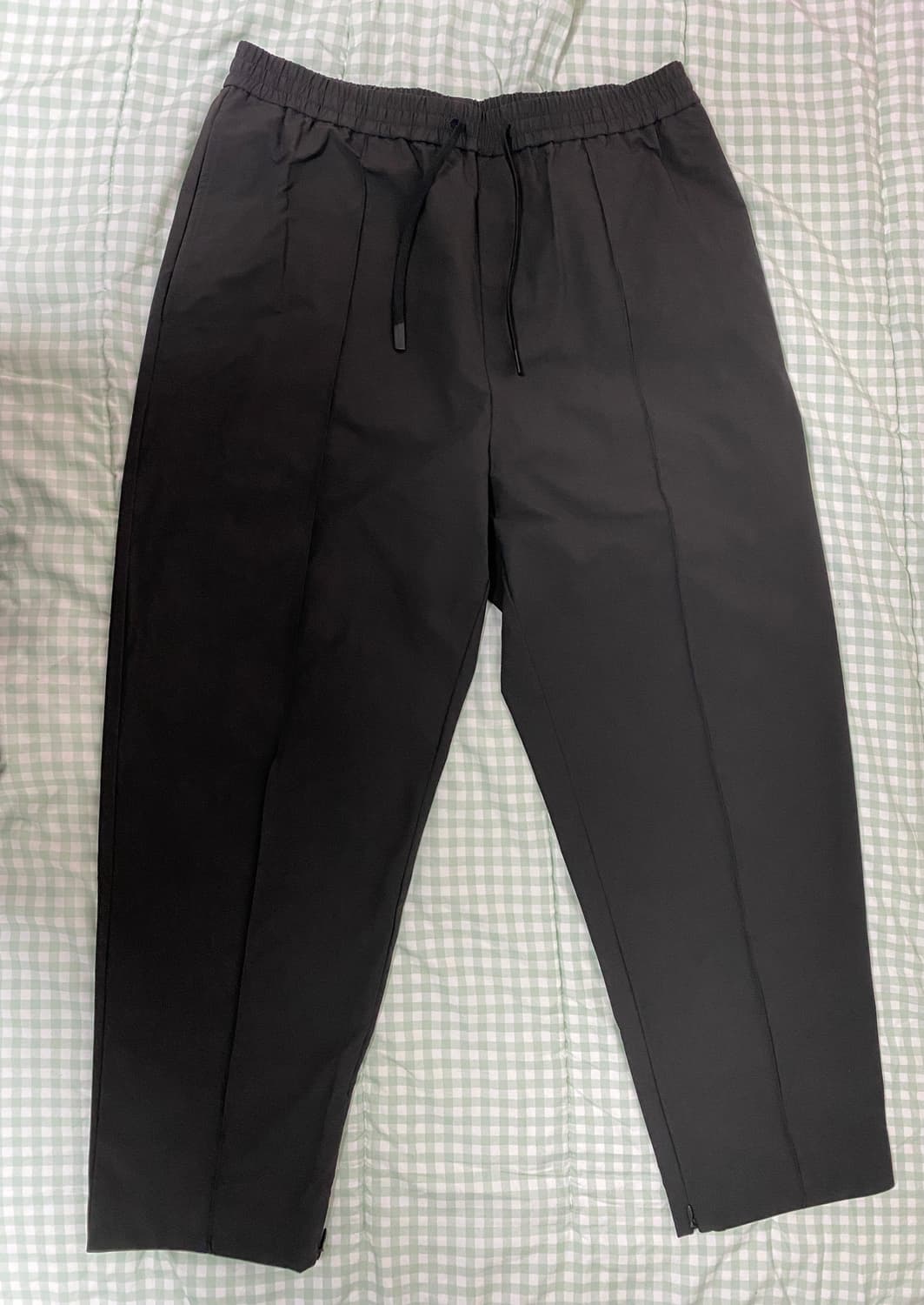 코스 COS 핀턱 테이퍼드 트랙 팬츠 상품이미지4