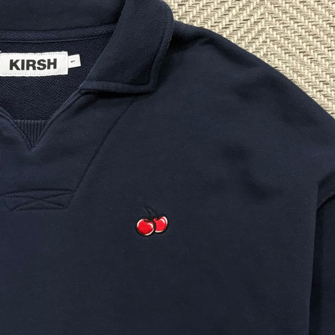 키르시 체리 자수 크롭 카라 맨투맨 v2112 상품이미지5