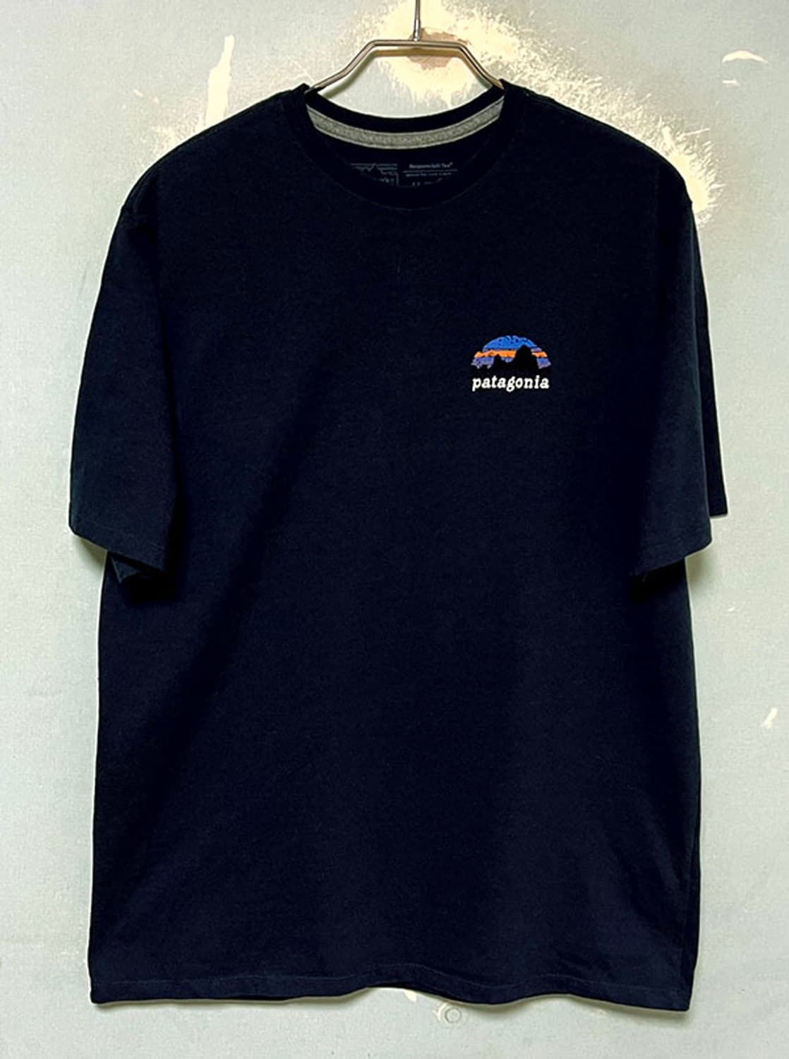 파타고니아 스카이라인 스텐실 남자 반팔티 네이비 라운드넥 캐주얼 M 95 상품이미지1
