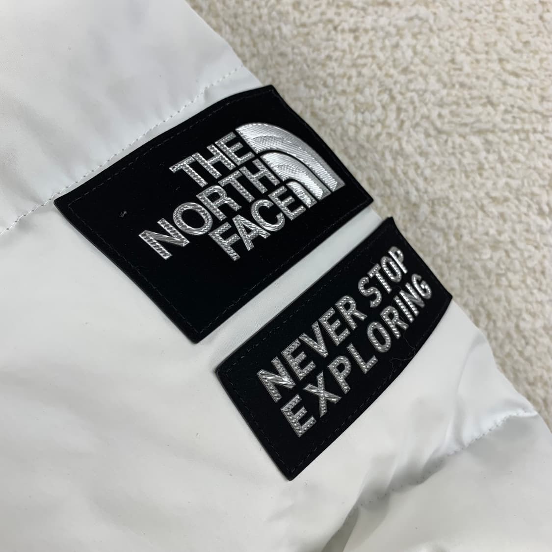 노스페이스 티볼 아스펜 에어 패딩 자켓 화이트 상품이미지5